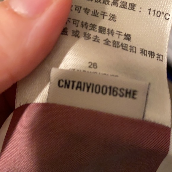 Authentic silk Burberry trench. Would best fit. 2-6 US. Perfect condition. - Picture 6 of 7